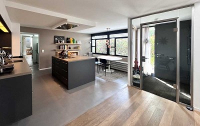 Exklusive Architektenwohnung im Bungalow auf rund 243 m² feinster Wohn-/Nutzfläche