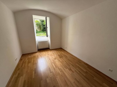 Sanierte Tiefparterre Wohnung Richtung Garten ab sofort zu vermieten