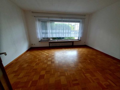 Provisionsfrei: 1 Zimmer-Wohnung im ruhigen Vier-Parteien-Haus