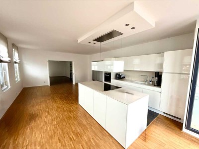 Luxuriöses Penthouse im begehrten Aranda
Quartier!