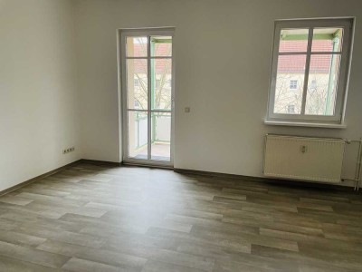Neu - renovierte großzügige 3 Zi.-Wohnung � mit großem Balkon �