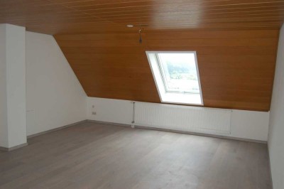 Helle 2-Zimmer-Dachgeschosswohnung in Mühlheim/Oberstadt