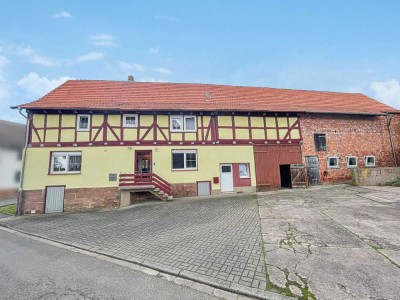 Schenklengsfeld-Wippershain: Historisches Familienhaus mit vielen Möglichkeiten