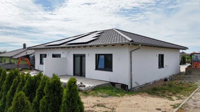 Schlüsselfertig & bezugsbereit - Neubau-Bungalow in Maxhütte-Haidhof