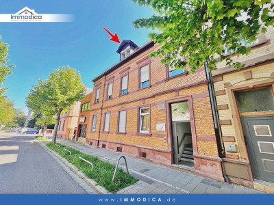 Neuer Preis!* Tolle, modernisierte 4-Zimmer-Dachgeschosswohnung mit Dachterrasse & Altbau-Charme
