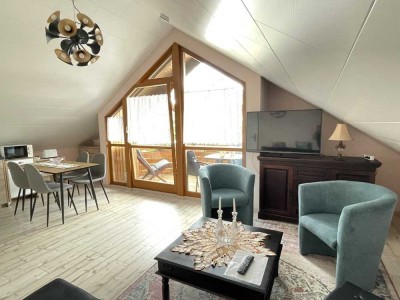 Voll möblierte 2-Zimmer-Wohnung mit Balkon + Stellplatz für Pendler