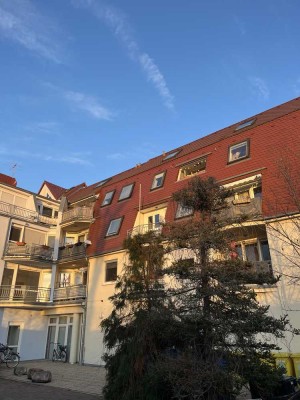 Möblierte 1-Zimmerwohnung in zentraler Lage mit Einbauküche, Balkon, Tiefgaragenstellplatz uvm.