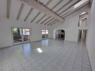 Lichtdurchflutete 3-Zimmer-Wohnung mit Balkon in Weilheim i. OB