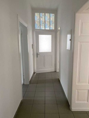 Charmante Vierzimmerwohnung im großzügigen Altbau