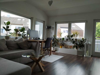 2- Zimmer-Wohnung im DG mit EBK, Balkon und Loggia