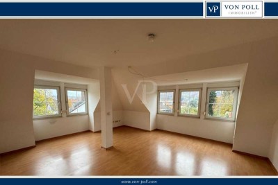 Helle Dachgeschosswohnung in gepflegter Anlage