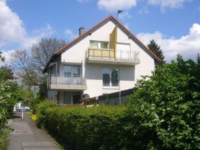 Dachgiebel-Appartement mit Galerieebene in ruhigem 8-Familienhaus