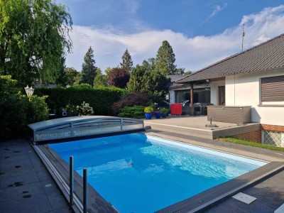 Repräsentativer Bungalow mit Pool in ruhiger Spitzenlage von Heusenstamm-Rembrücken (Provisionsfrei)