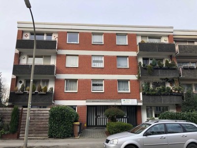 Mehrfamilienhaus mit Gewerbehalle
