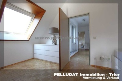 TRIER-Heiligkreuz: DG-Apartment mit Balkon und herrlicher Aussicht