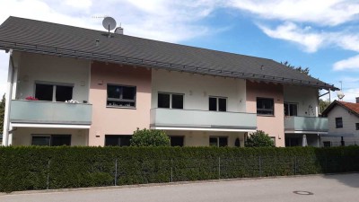 neuwertige 3 Zi.-Mais.-Whg. + Galerie - 2 Bäder, EBK, FBH, großer SÜD/Balkon, Kellerraum und Carport