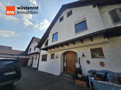 Kampfansage zu einer Doppelhaushälfte!
"MODERNES WOHNEN IM HAUS-IM-HAUS-SYSTEM"