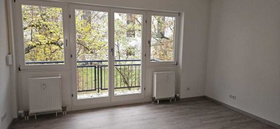 Erstbezug nach Sanierung 2- Zimmer- Wohnung mit Balkon