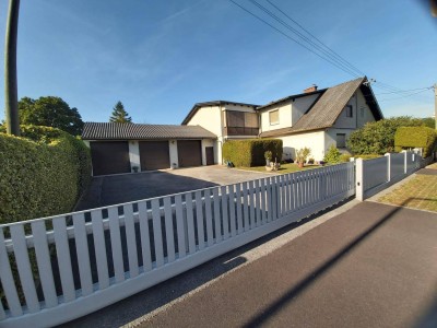 Zweifamilien-Wohnhaus in ruhiger Siedlungslage im Wasserwald mit Pool!