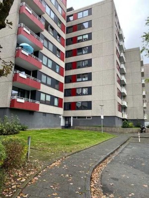 geräumige 3 Zimmer Wohnung mit Balkon!