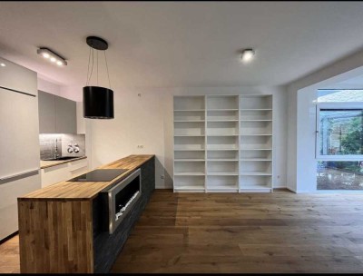 Gehobene, barrierefreie neuwertige 2-Zimmer-Erdgeschosswohnung Einbaküche, Garten, Wintergarten etc