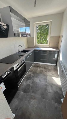 !!! Erstbezug nach Sanierung !!! 3-Zi.-Whg. mit Balkon, Küchenmöbel und Wanne