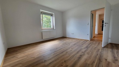 Schöne renovierte 4 Zimmer Familienwohnung in Salzburg/Anif