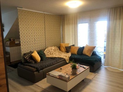 Ruhige 2-Zimmer DG-Wohnung mit herrlicher Aussicht incl. separatem Arbeitszimmer im UG