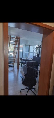 Helle Maisonette Wohnung mit Balkon