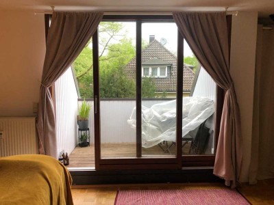 Schönes, citynahes Apartment im DG mit ruhigem Balkon PROVISIONSFREI