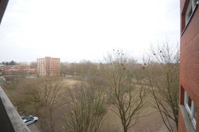 Einzug fertige 4 Zimmerwohnung mit Einbauküche, Balkon