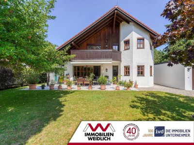 Zuhause in Bestlage - Zwei-Familienhaus mit Gartenidylle und Parkzugang