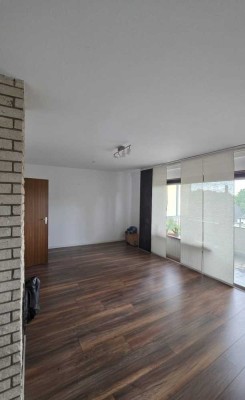 Exklusive 2-Zimmer-Wohnung mit EBK und Balkon mit Blick ins Grüne in Mönchengladbach