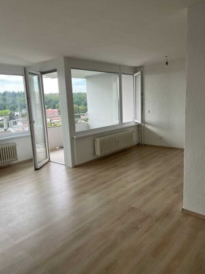 Sonnige 3 Zimmer Wohnung 
Komplett Saniert