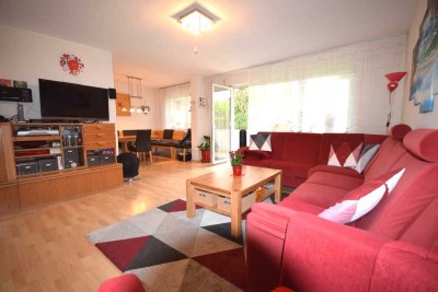 Gut aufgeteilte 4,5- Zimmer- EG- Wohnung mit TG-Platz und Blick ins Grüne