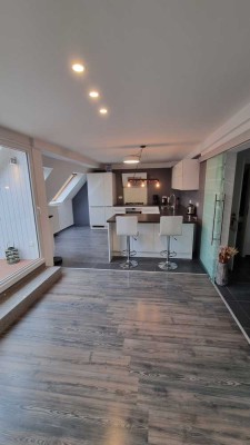 Helle 2-Zimmer-Maisonette in Nürnberg - flexibel möbliert