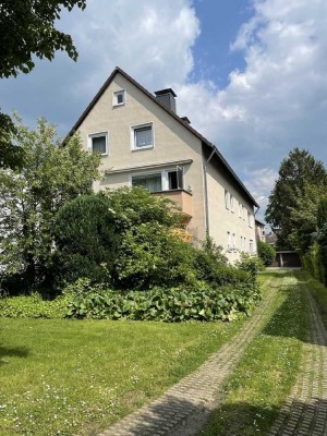 Rarität: vermietete 4-Zimmer-Wohnung mit Balkon und Einzelgarage
