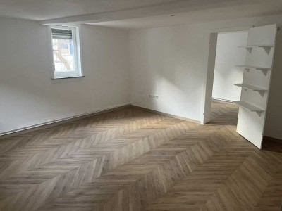 Charmantes Wohnen im Fachwerk, 2,5 Z, alter Kern Obertshausen, Garten
