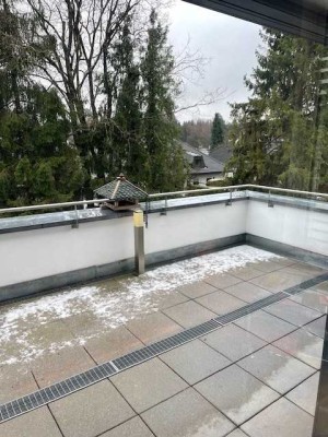 WALDTRUDERING*** Luxuriöse 4-Zimmer-Dachterrassen-Penthouse-Wohnung***