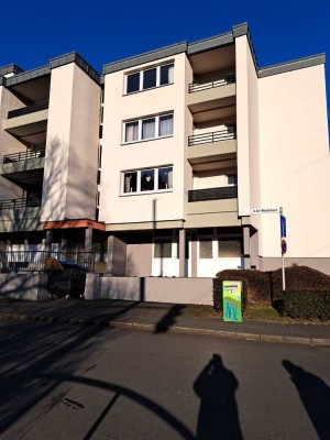 ab sofort: helle, gut geschnittene 3ZKB Wohnung in Zentrumsnähe mit überdachtem Balkon