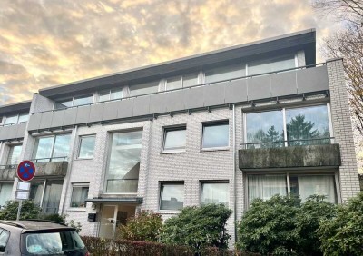 Preisreduzierung: Sonniges Penthouse im schönen Marienthal mit zwei TG-Plätzen