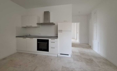 Modernes Appartement, Erstbezug , EBK, Fussbodenheiz. PV Anlage