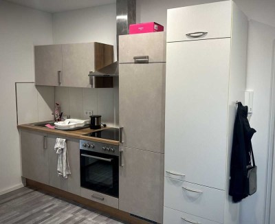 Erstbezug nach Sanierung 1-Zimmer-Wohnung mit geh. Innenausstattung mit EBK