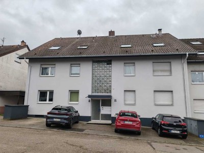 Renovierte 3-Zimmerwohnung, Bad, Küche und Balkon in ruhiger Lage; Besichtigung am 06.03.2025