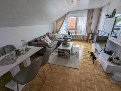 Charmante Dachgeschosswohnung mit 3 Zimmern und großer Terrasse