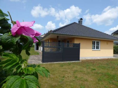 SOMMER AUF DER INSEL! Wärmepumpe & Kamin & Fussbodenheizung & Rolläden & Garage / Carport!