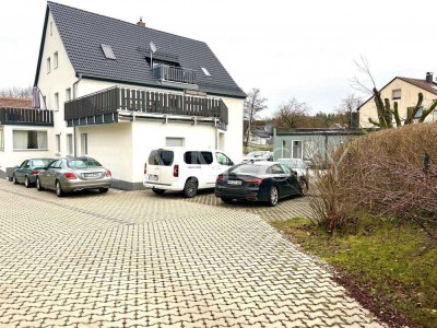 Helle 2-Zimmer-Wohnung mit 40 qm Balkon und bester Anbindung