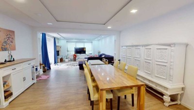 *Provisionsfrei großzügige Wohnung mit Kamin und Garten !   -Toplage