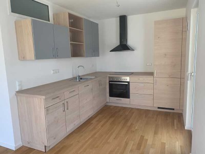 Lichtdurchflutete Wohnung mit EBK in Manching zu vermieten