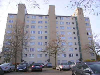 2 ZW-Nähe Hessen Center, Modernisiert, Anfragen nur per E-Mail!!!